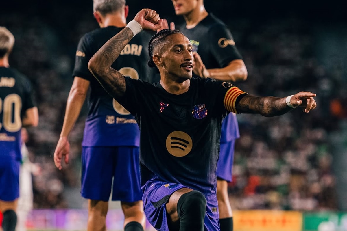 Raphinha faz dois e Barcelona goleia o Elche pelo Campeonato Espanhol