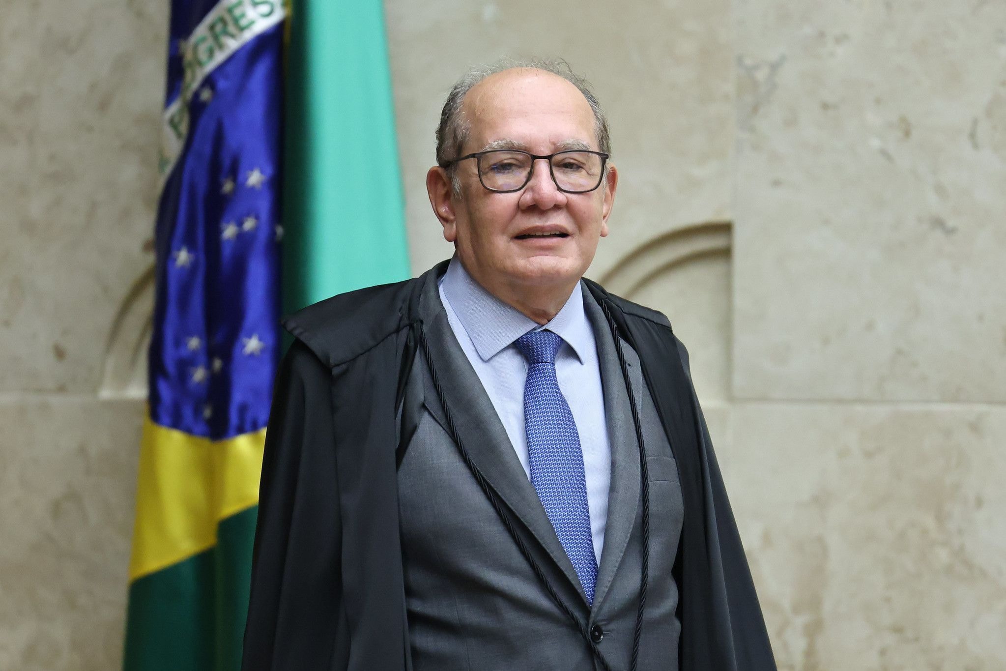 Fux e Mendonça citam existência de PF “paralela” em julgamento do STF