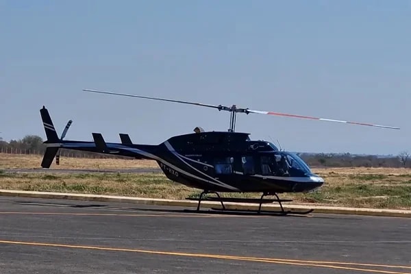 Câmara freta helicóptero para deputado participar de comício com a esposa