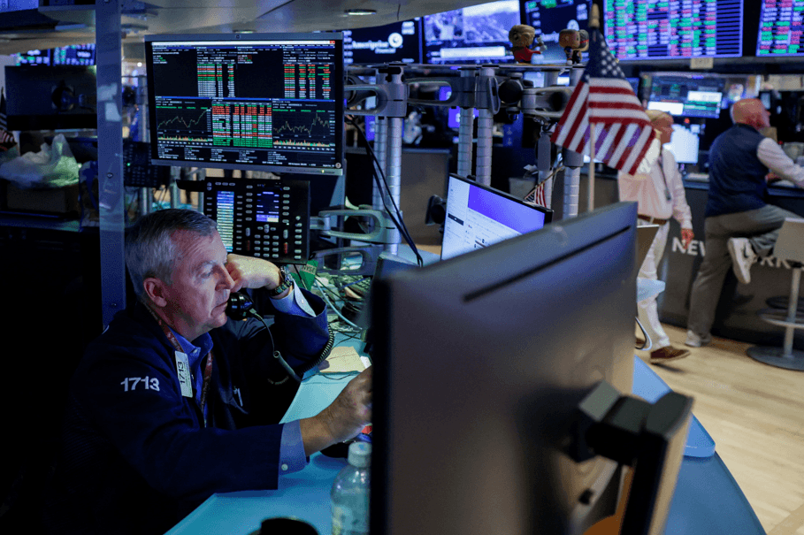 Tecnologia puxa S&P 500 a recorde; petróleo e inflação ao produtor enfraquecem