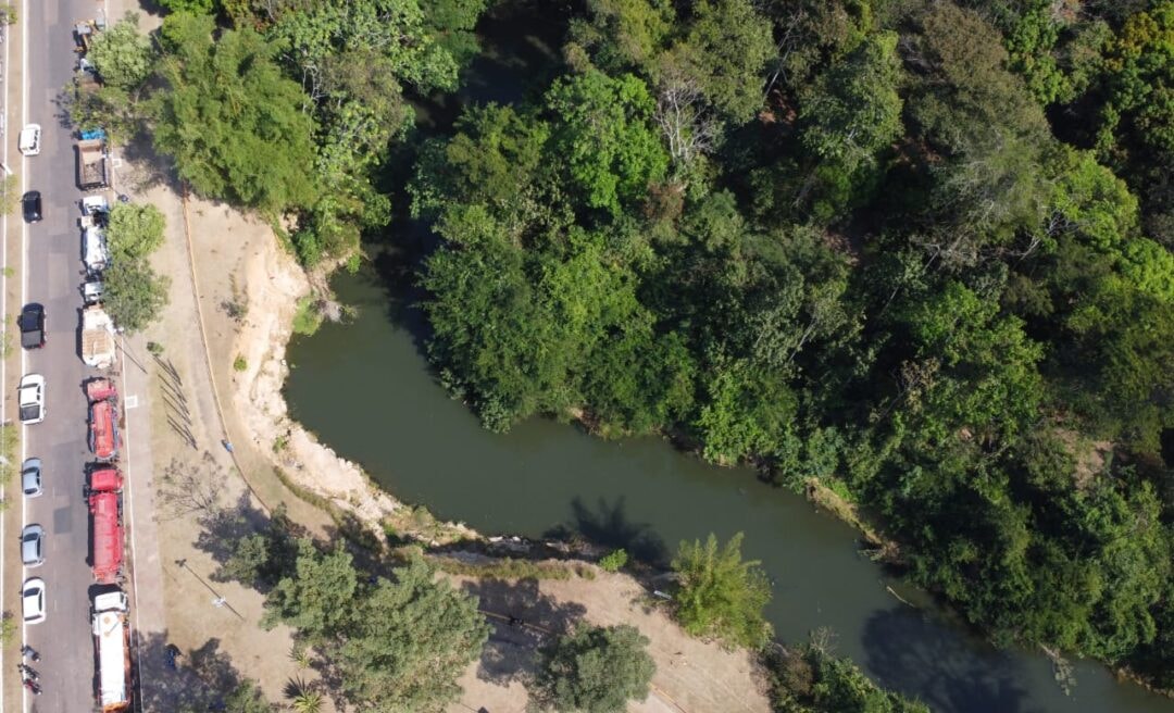 Áreas de risco são mapeadas em Rio Brando e programa busca retirar 30 toneladas de lixo por dia de igarapés