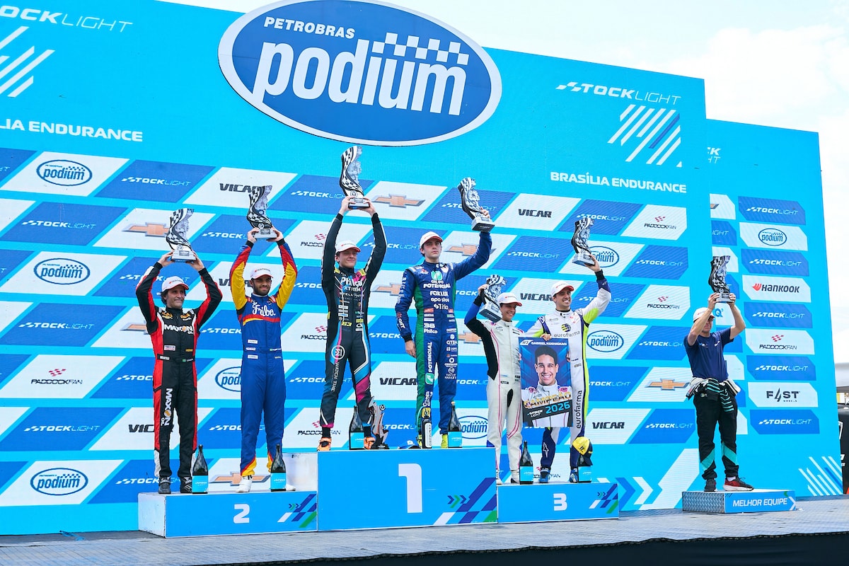 Animado, Camarote Metrópoles curte Stock Car, Fórmula 4 e Turismo Nacional
