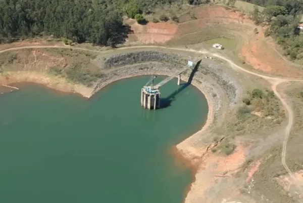 Sabesp reduz para 8h período de baixa pressão da água na Grande SP
