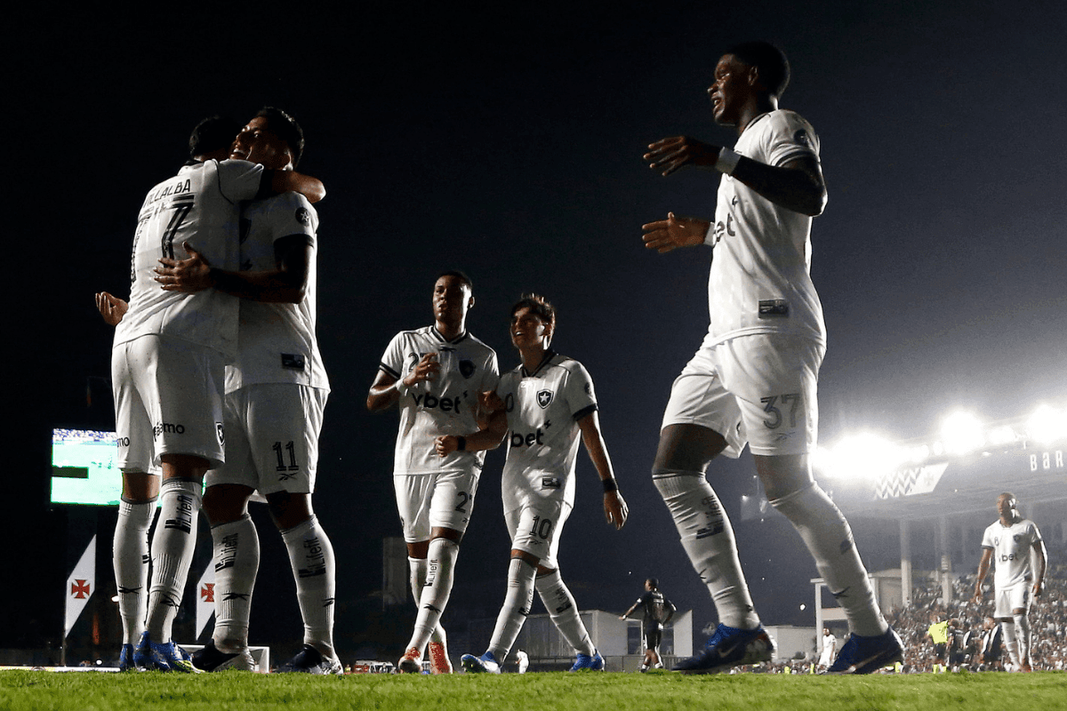 Botafogo x Internacional: Fogão encara o Coritiba antes de jogão no DF