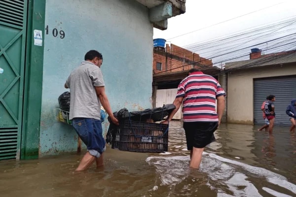 Alagamento no Jardim Pantanal relembra momento de crise na gestão Tarcísio