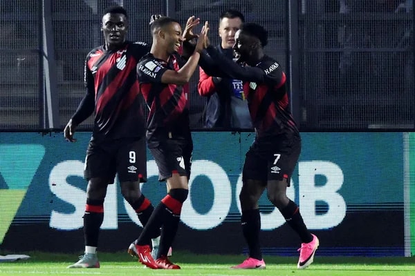 Athletico-PR não vence o Corinthians como visitante desde 2009
