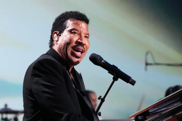 Lionel Richie tem estado de saúde atualizado após deixar UTI