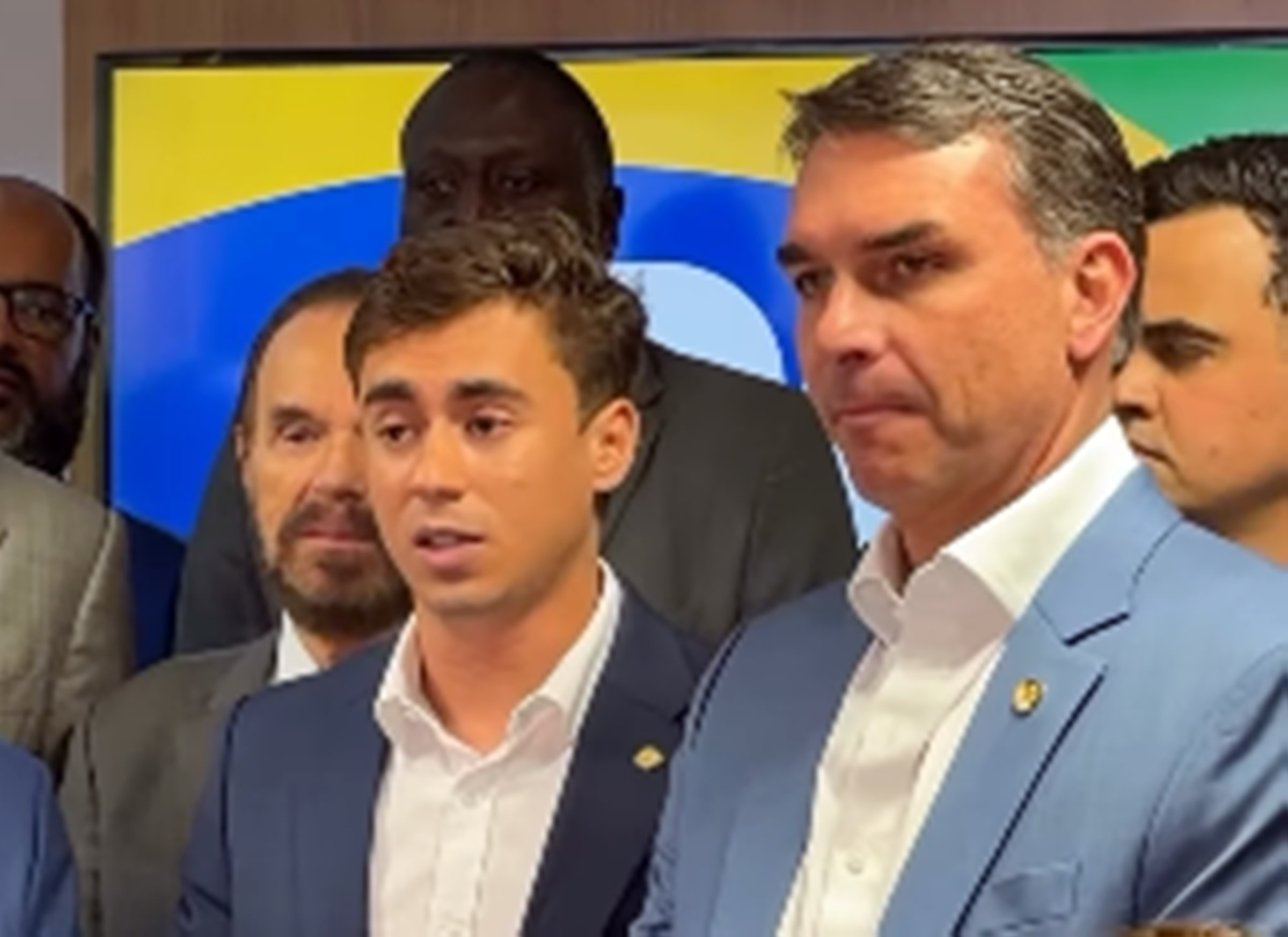 Flávio Bolsonaro e Nikolas percorrem cidades de MG nesta quinta (24/9)