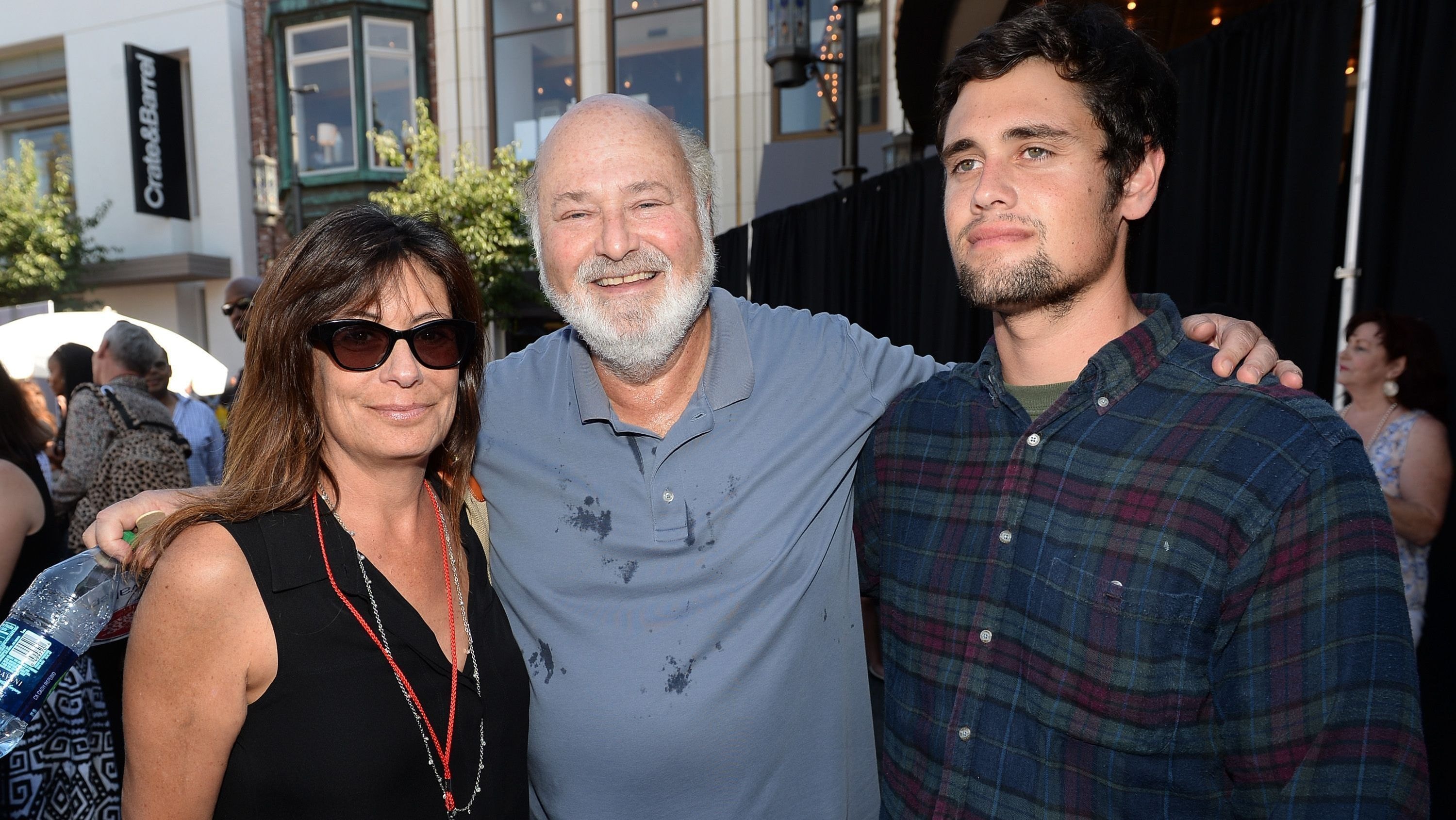 Jake Reiner se pronuncia sobre o assassinato dos pais, Rob e Michele Reiner