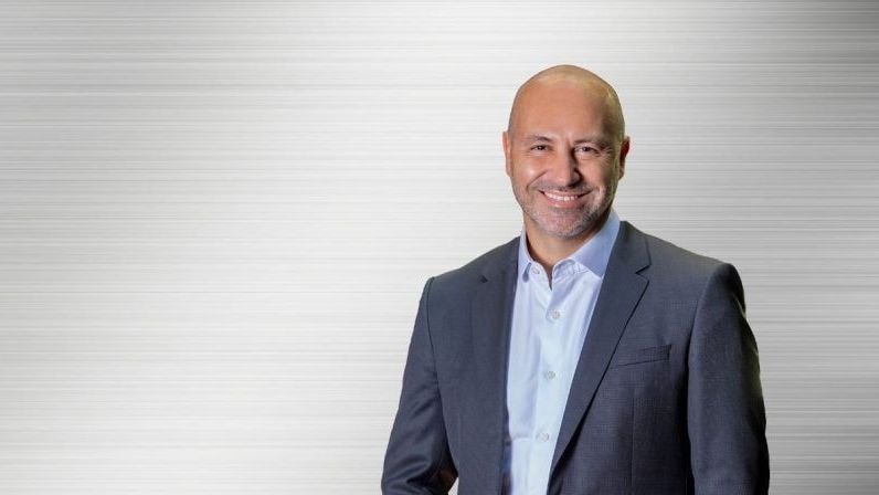 CEO da Stellantis pede desculpas por problemas em motores PureTech