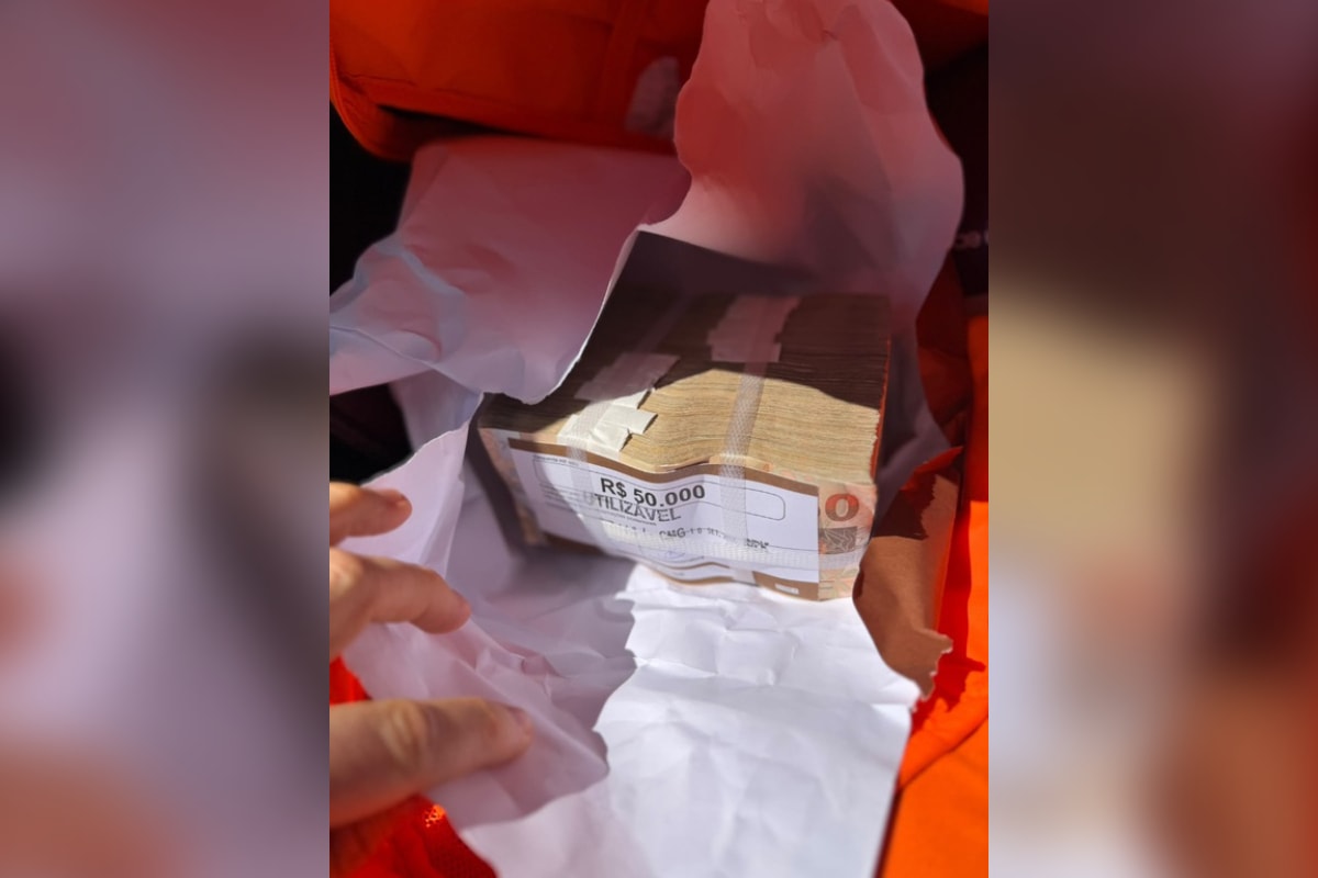 Corrupção eleitoral: PF apreende mochila e pacotes recheados de dinheiro