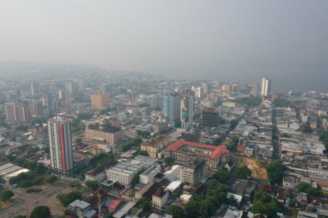 Fumaça sobre Manaus acende alerta para cuidados que vão além da saúde respiratória