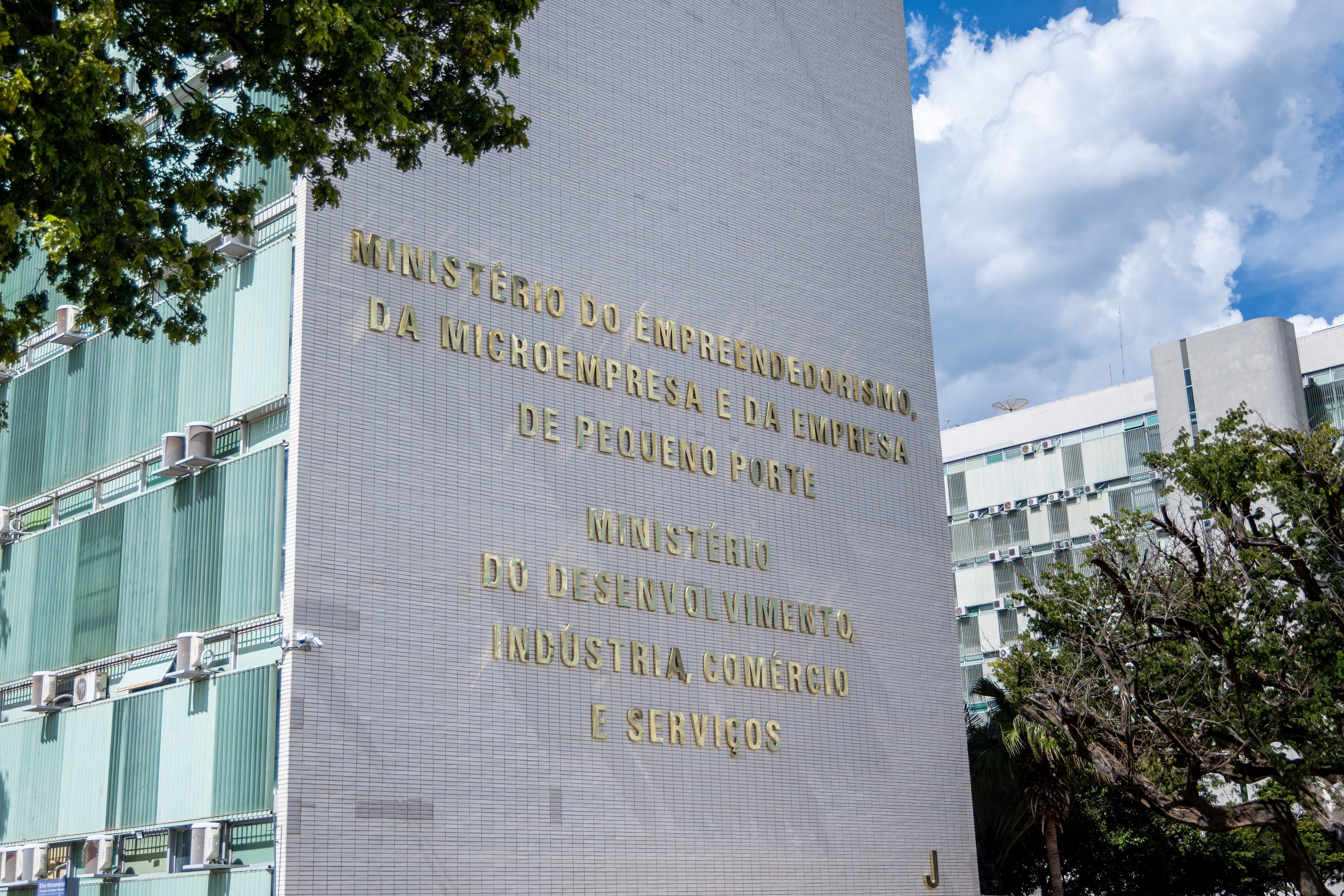 Governo tem reunião com setor de terras raras no dia de sanção da nova lei