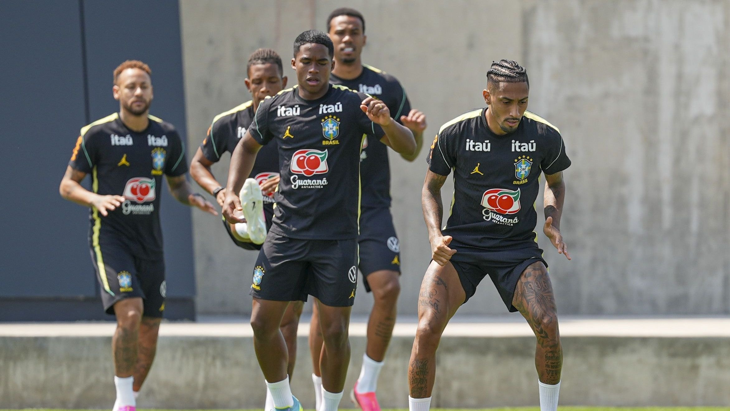 Ancelotti prepara mudanças para Brasil x Haiti; veja provável escalação