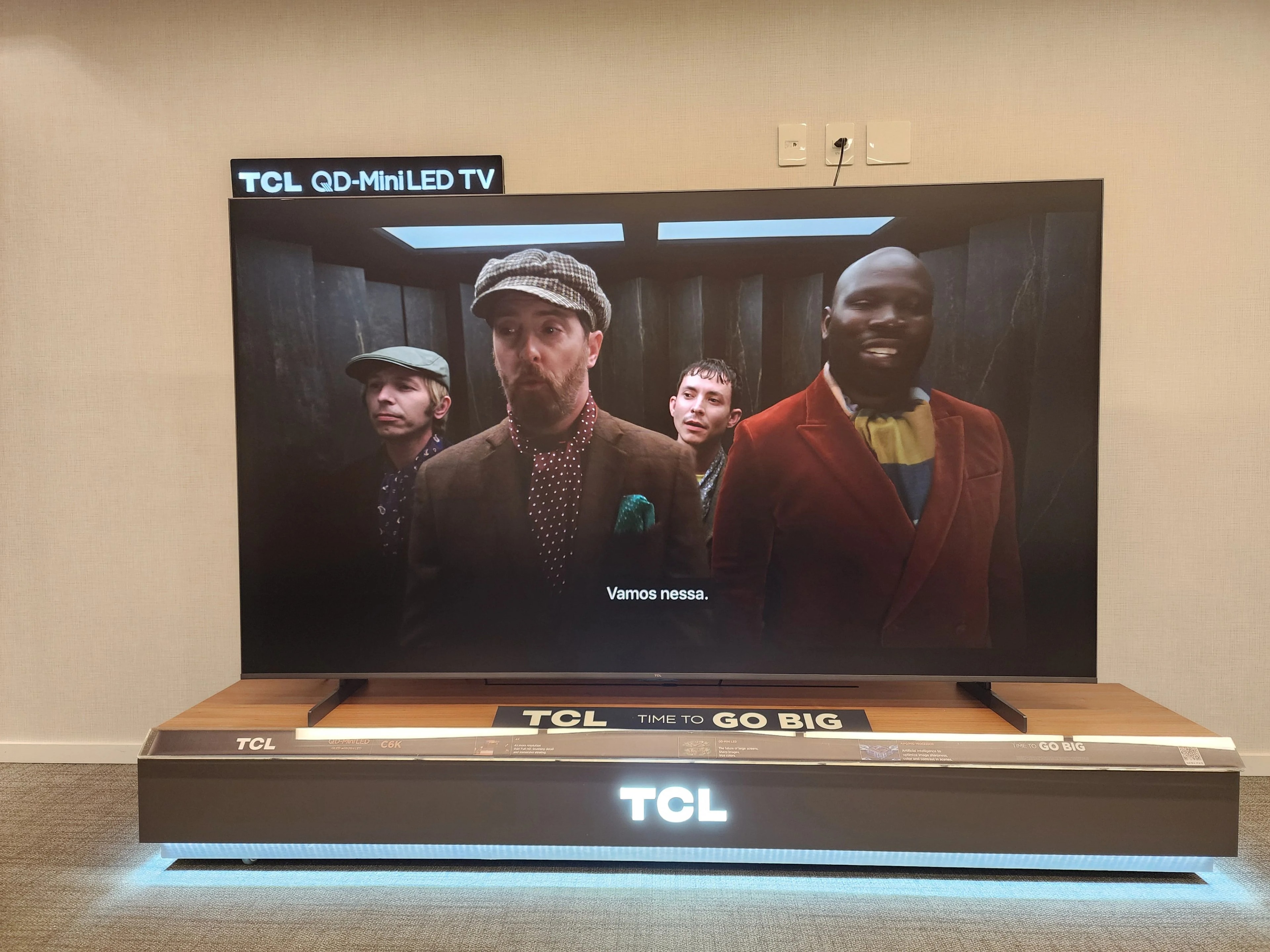 TV MiniLED de 55” da TCL cai para menos de R$ 3.000 com cupom