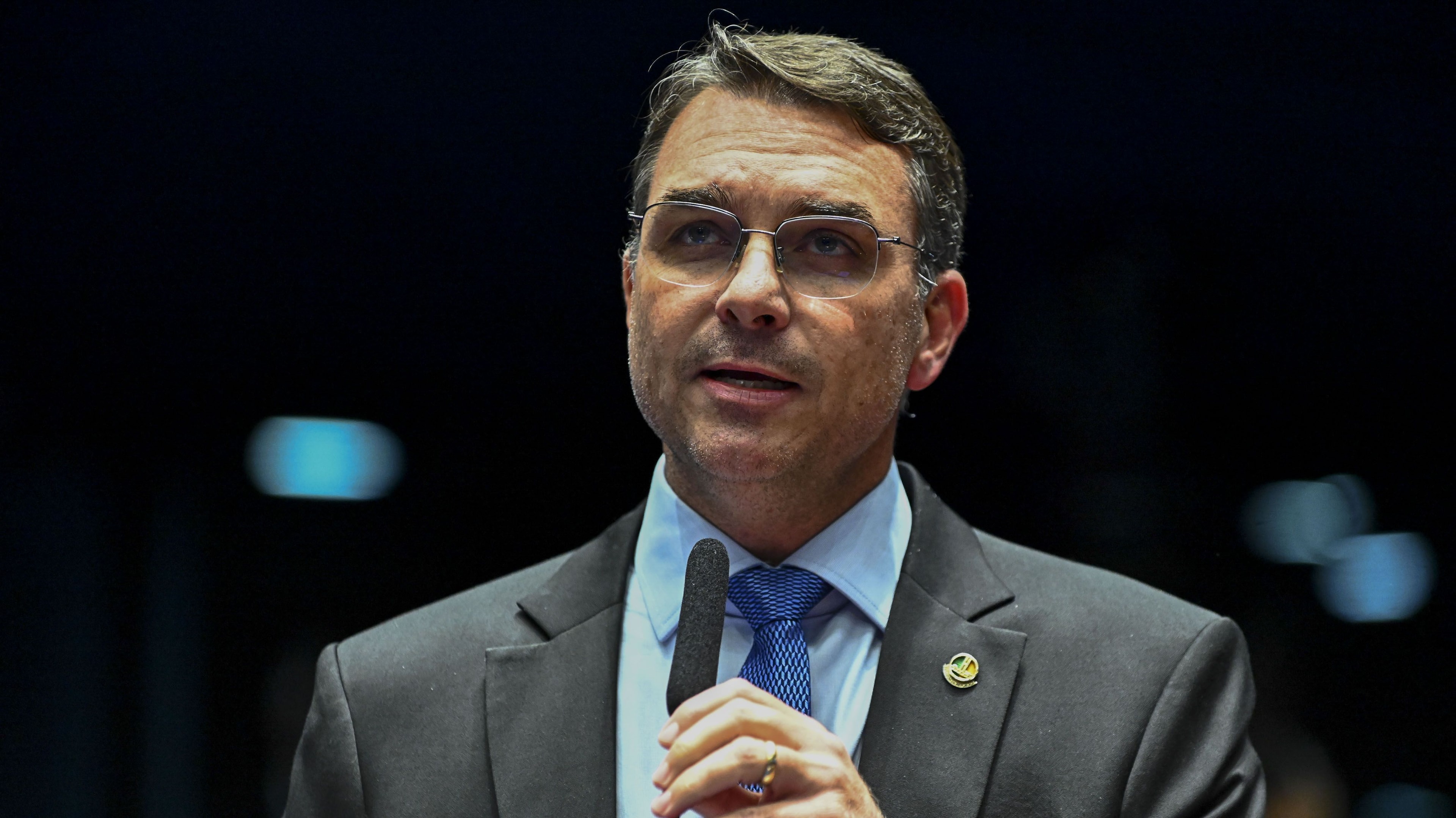 Eleições 2026: Bolsonarismo “raiz” quer Flávio com discurso mais ideológico