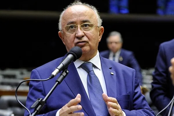 Construtora paga R$ 1,4 milhão a oficina de fachada ligada a deputados