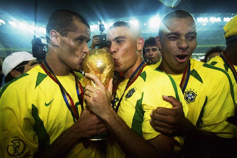 Campeões do mundo aproveitam Copa e dominam campanhas publicitárias