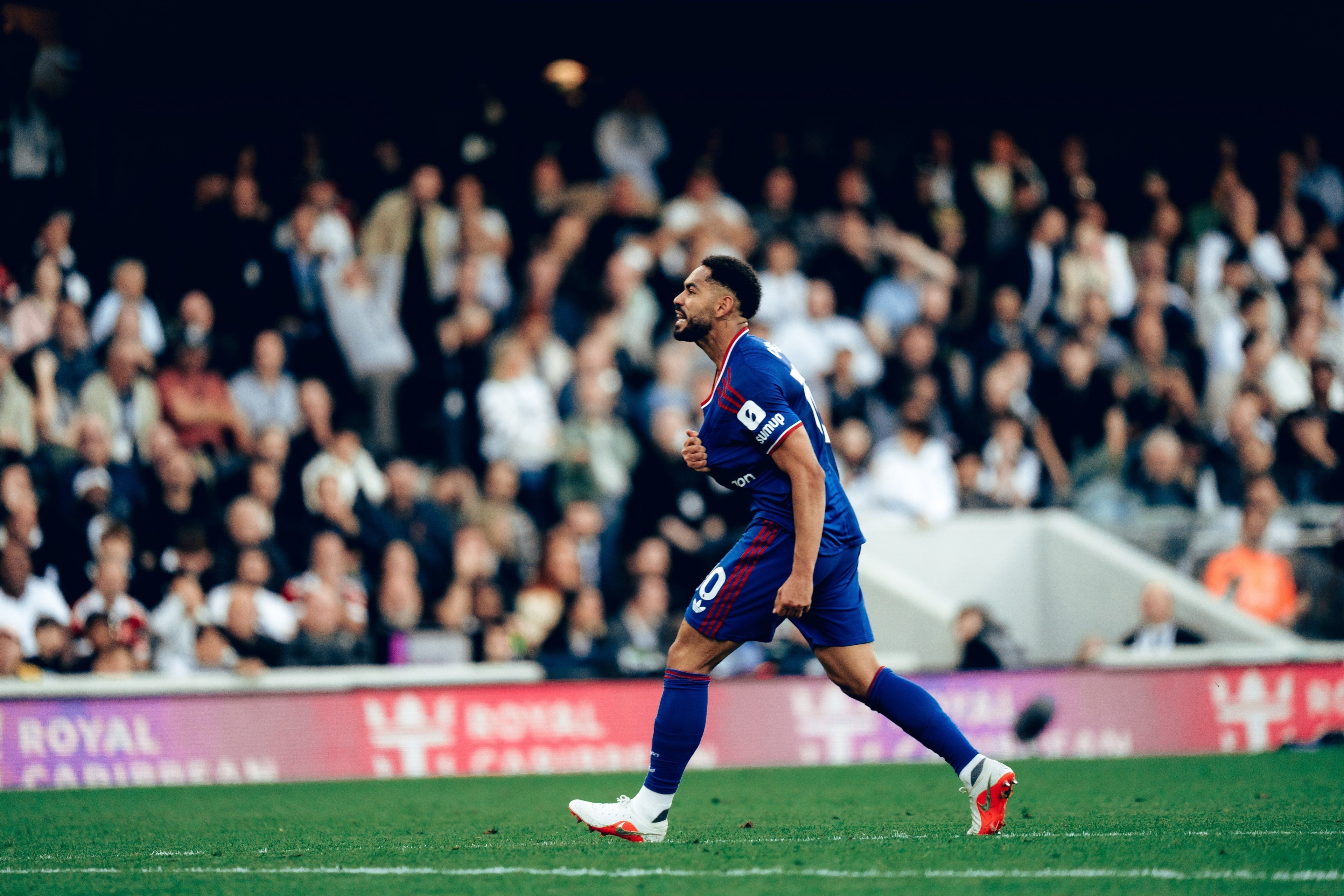 Marquinhos decide, e PSG vence Marseille fora de casa no Campeonato Francês