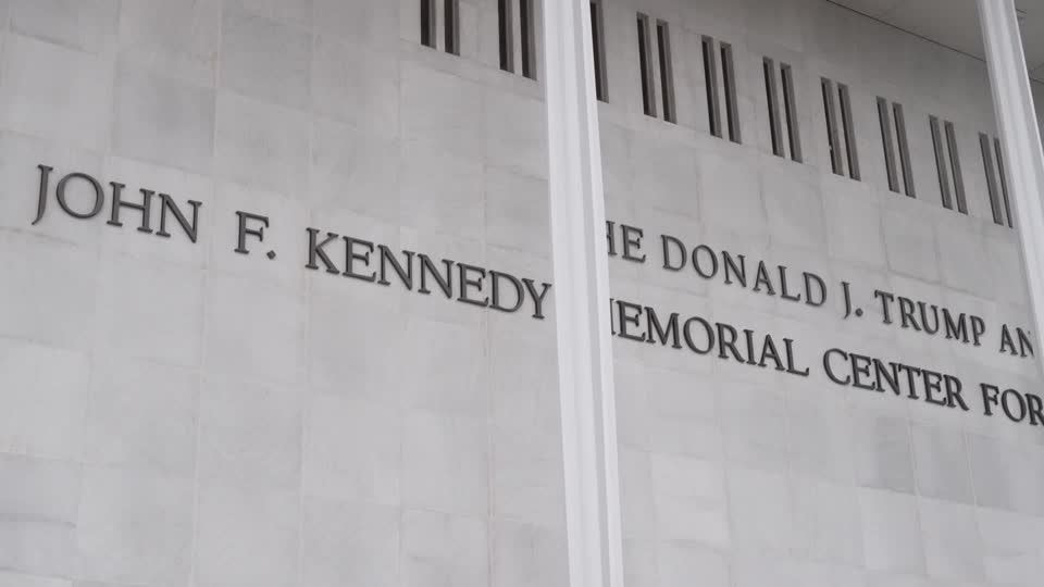Kennedy Center pode fechar em disputa por nome de Trump, diz jornal