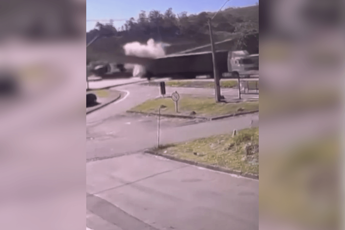 Justiça mantém prisão de motorista que derrubou passarela em rodovia