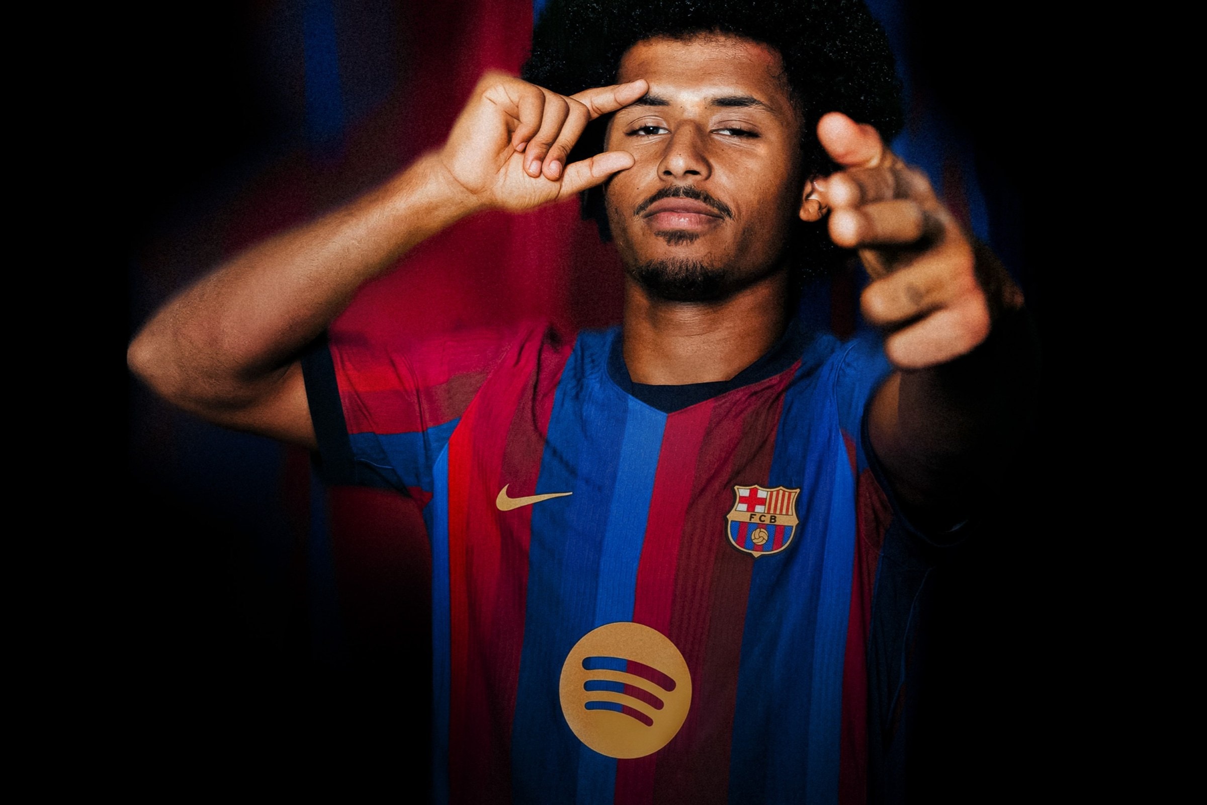 Barcelona anuncia a contratação de Adeyemi, ex-Borussia Dortmund