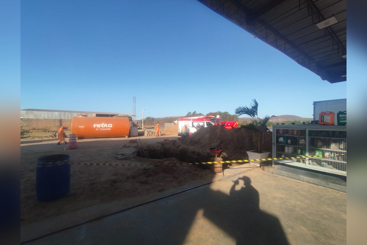 Homem de 58 anos morre após ser soterrado em obra em MG