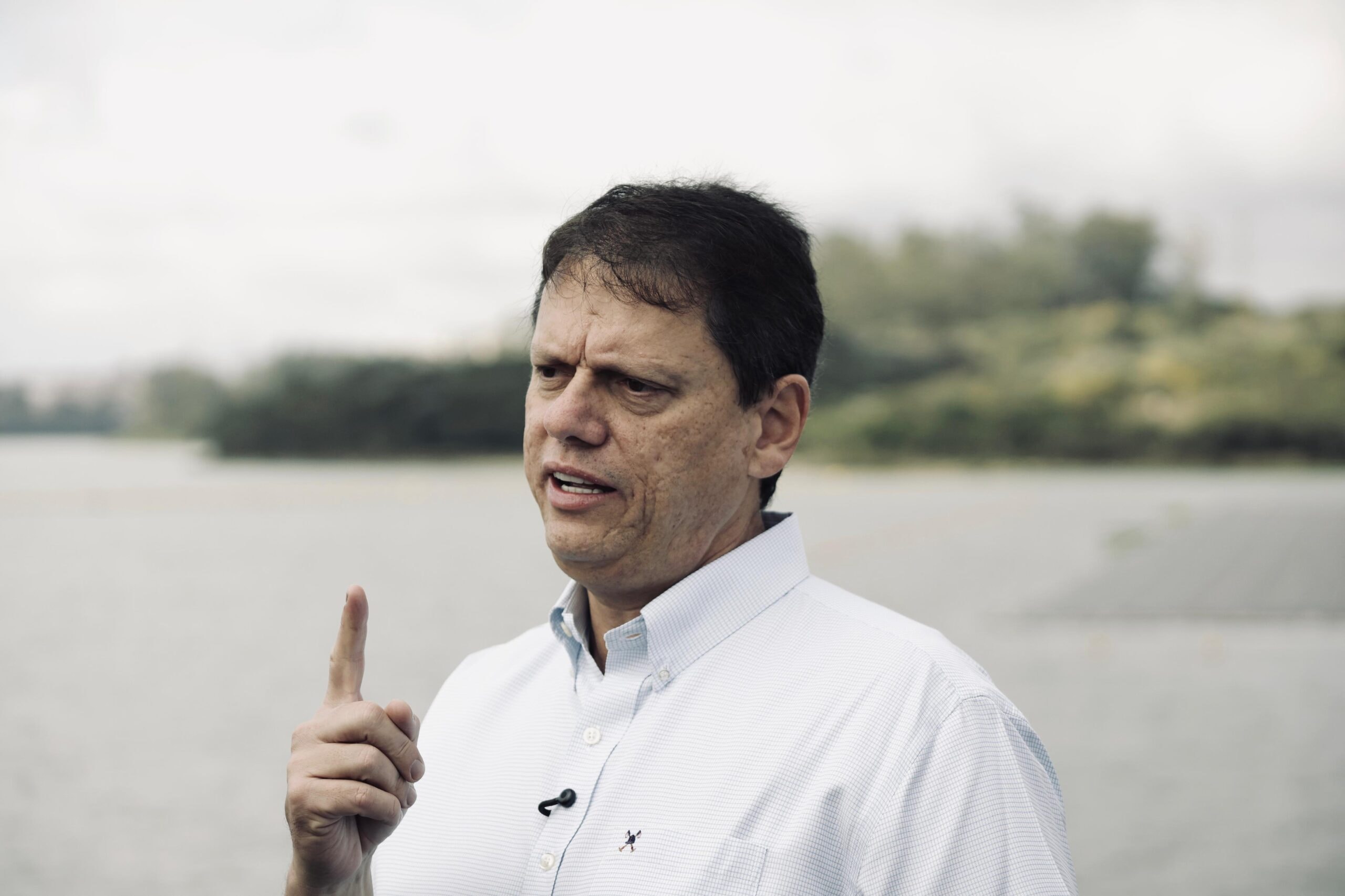 "Gostaria de vê-los", diz Tarcísio sobre Lula e Flávio fora de debate
