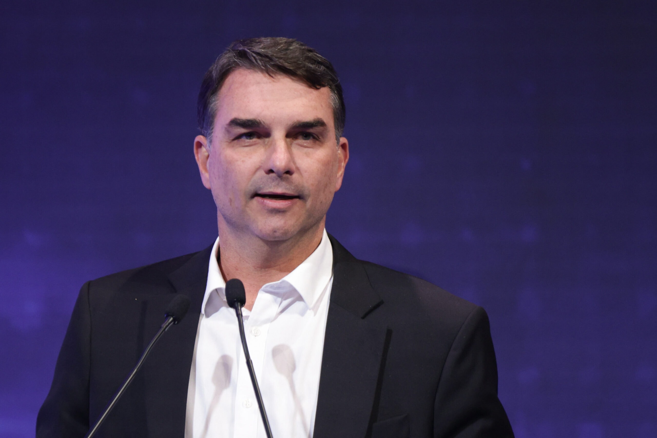 Flávio Bolsonaro escolhe Copacabana para abrir campanha à Presidência