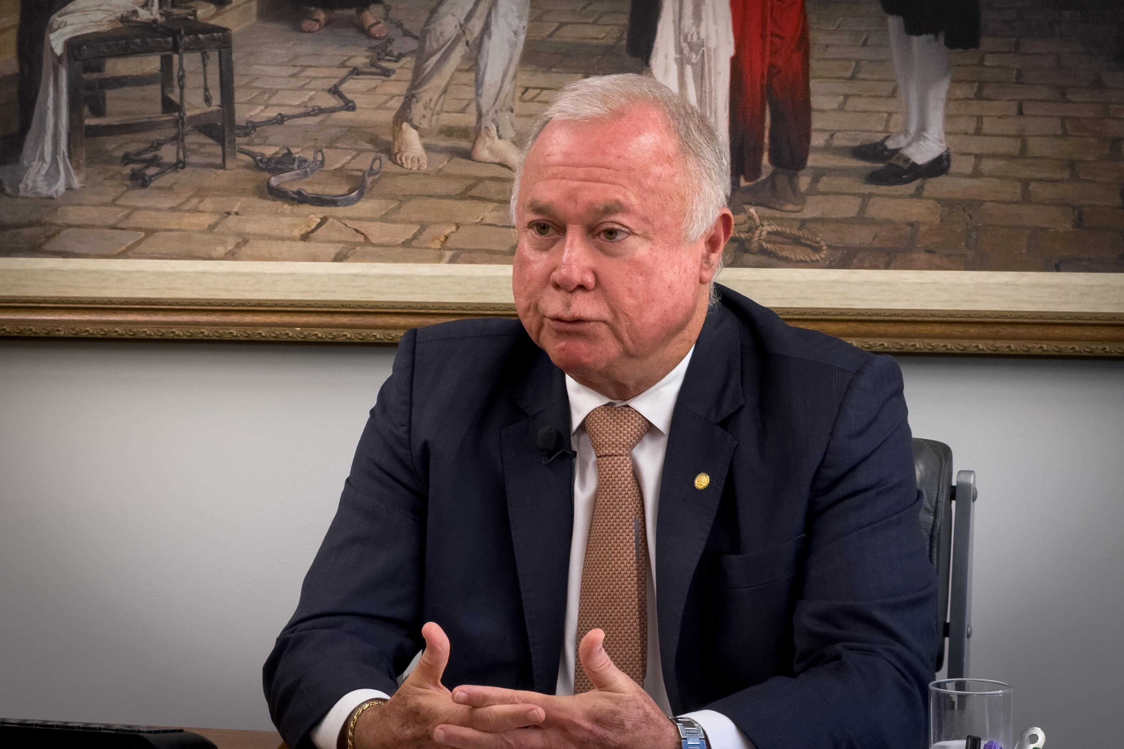 Cotado a relatar 6x1 defende debate da desoneração na proposta