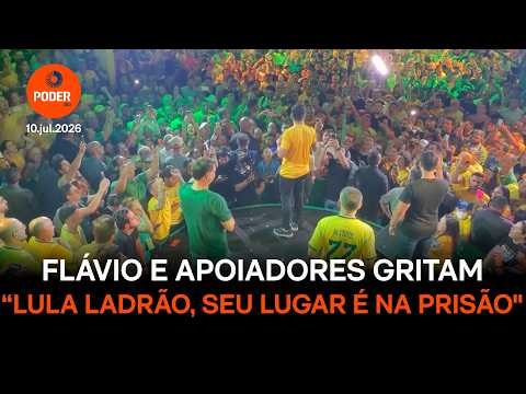 Flávio e apoiadores gritam: “Lula ladrão, seu lugar é na prisão”