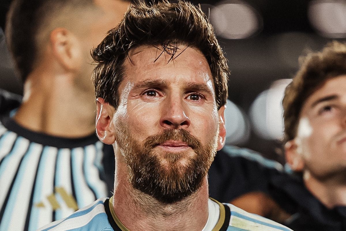 Presidente da Conmebol convida Messi para jogar a Libertadores
