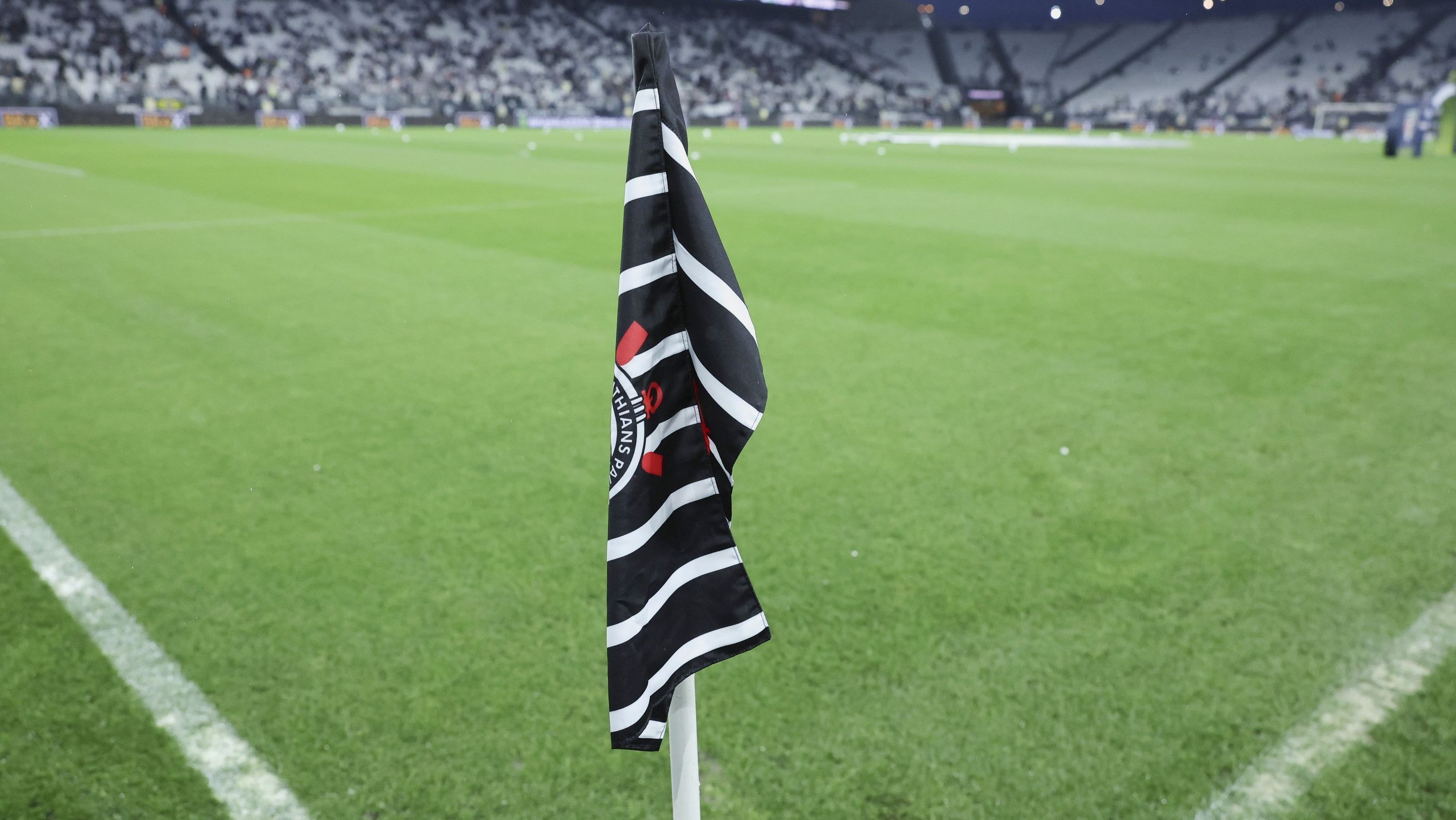 Corinthians é multado após zagueira fazer “publi” durante Hino Nacional