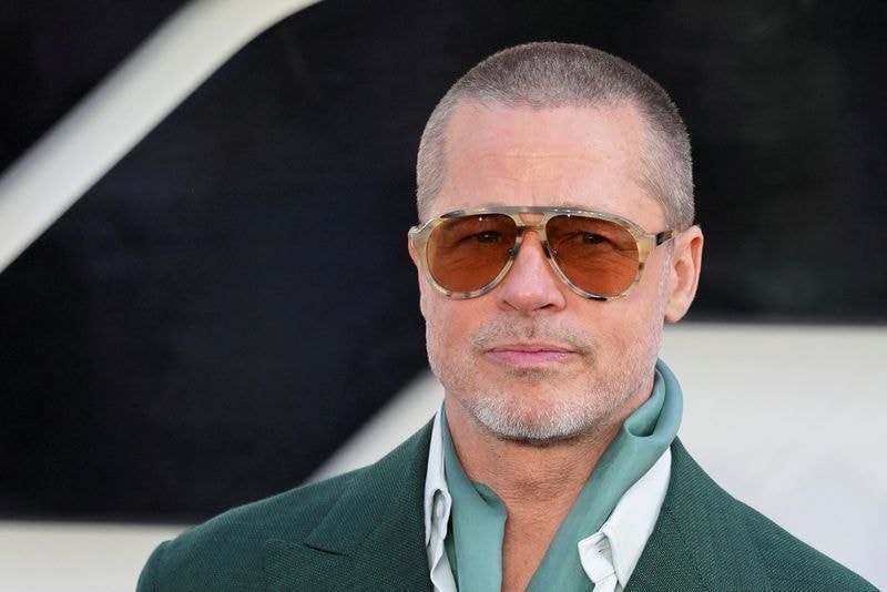 Brad Pitt diz ter enfrentado momentos difíceis após divórcio de Angelina