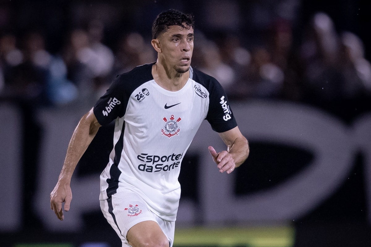 Gabriel Paulista se despede de Diniz e diz: "Vocês são os menos culpados"