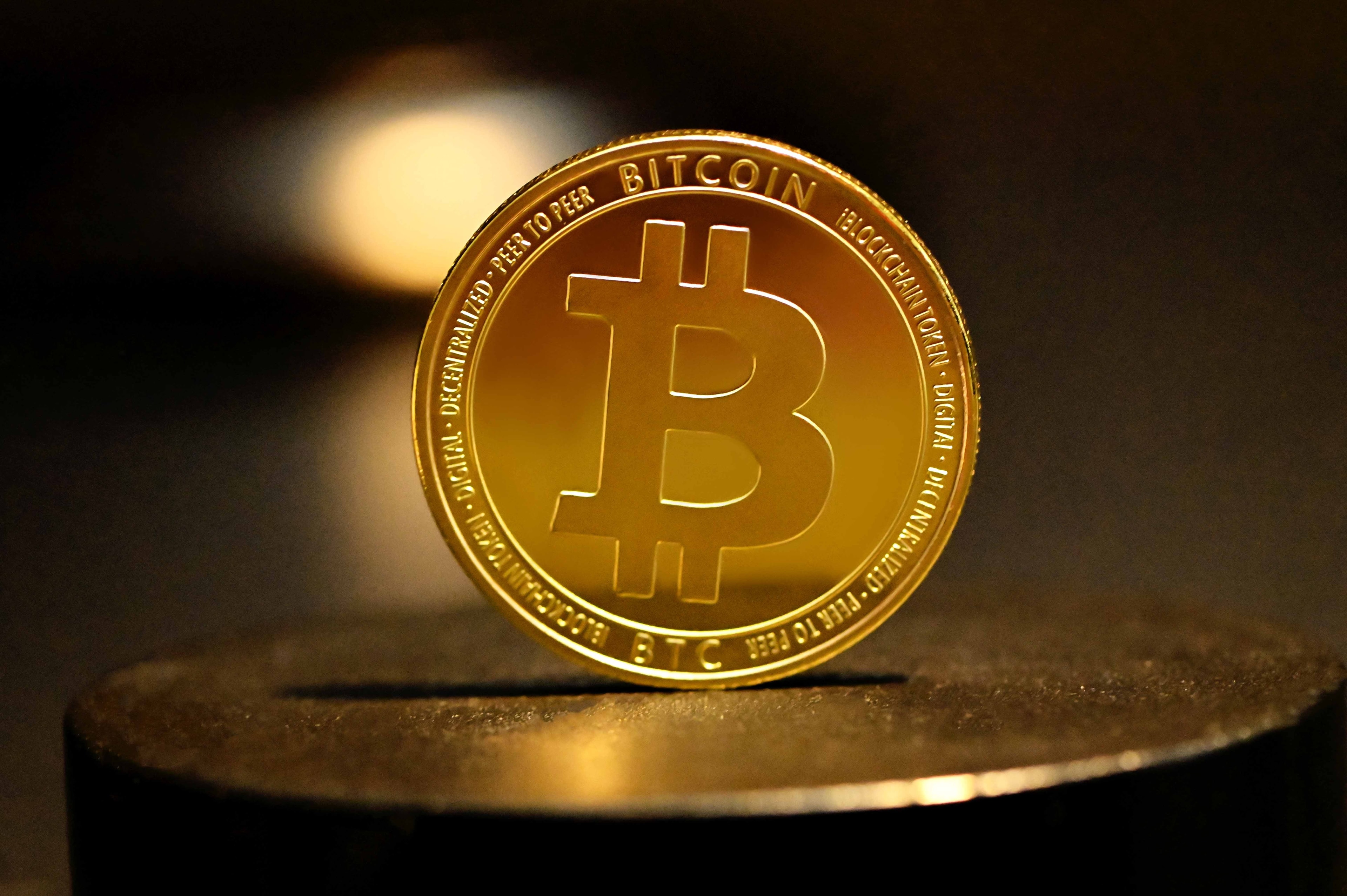 Bitcoin salta a US$ 81 mil com mercado reduzindo aposta em alta de juros nos EUA
