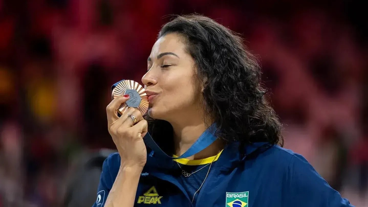 Luis Roberto se solidariza com relato de Carolana: “Câncer tem cura”