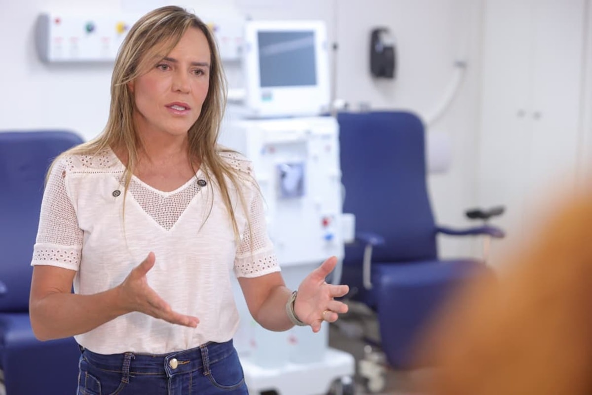 Celina promete prontuário digital nas unidades de saúde do DF