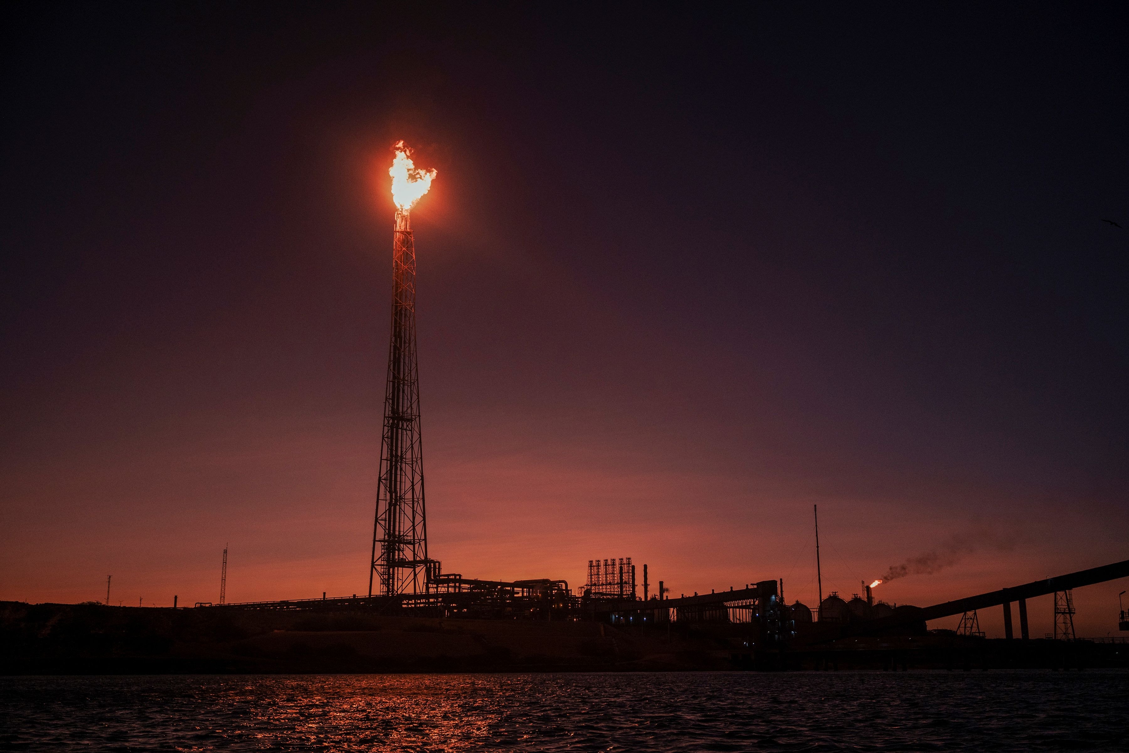 Trump quer o petróleo da Venezuela: por que isso não será tão simples?