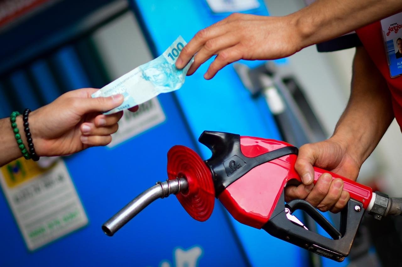 Petrobras vai retomar importação de óleo diesel neste mês