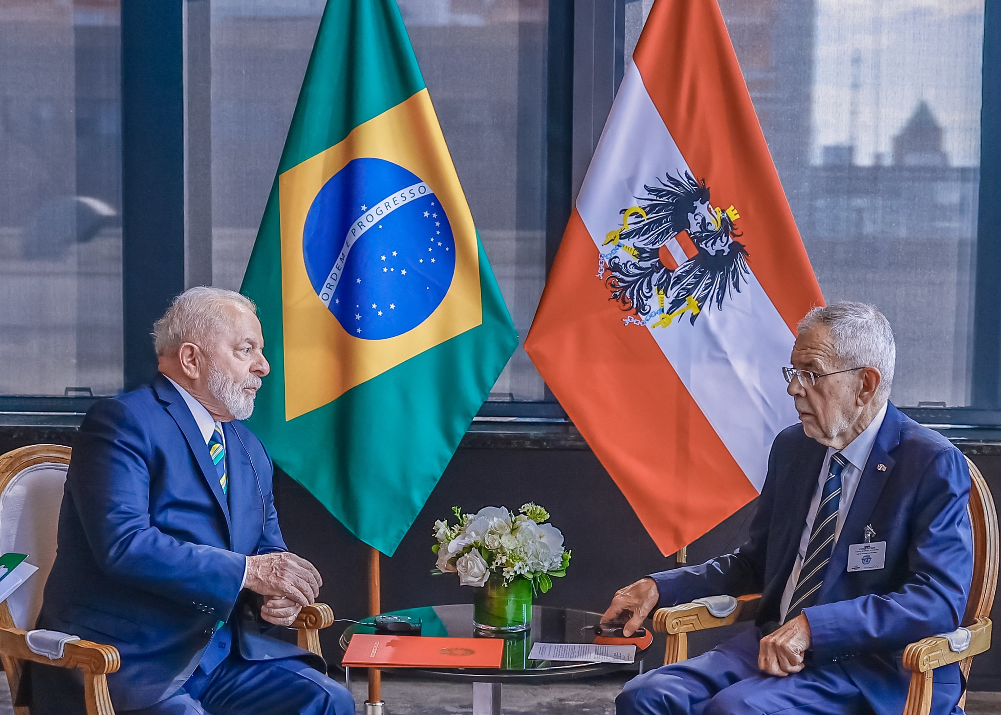 Lula conversa com presidente austríaco sobre democracia e conflitos