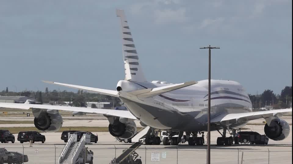Trump apresenta novo Air Force One, presenteado pelo Catar