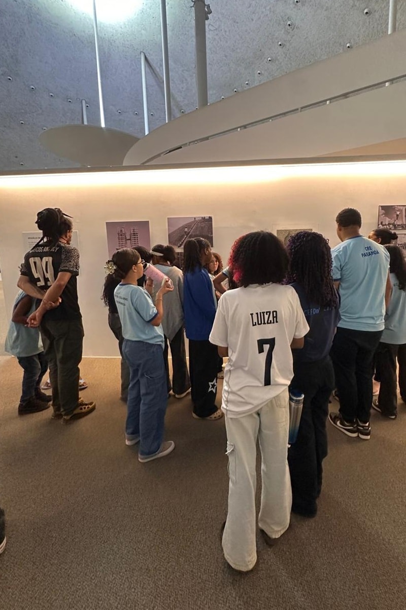 Alunos do Itapoã e Ceilândia visitam a mostra Utopias em construção
