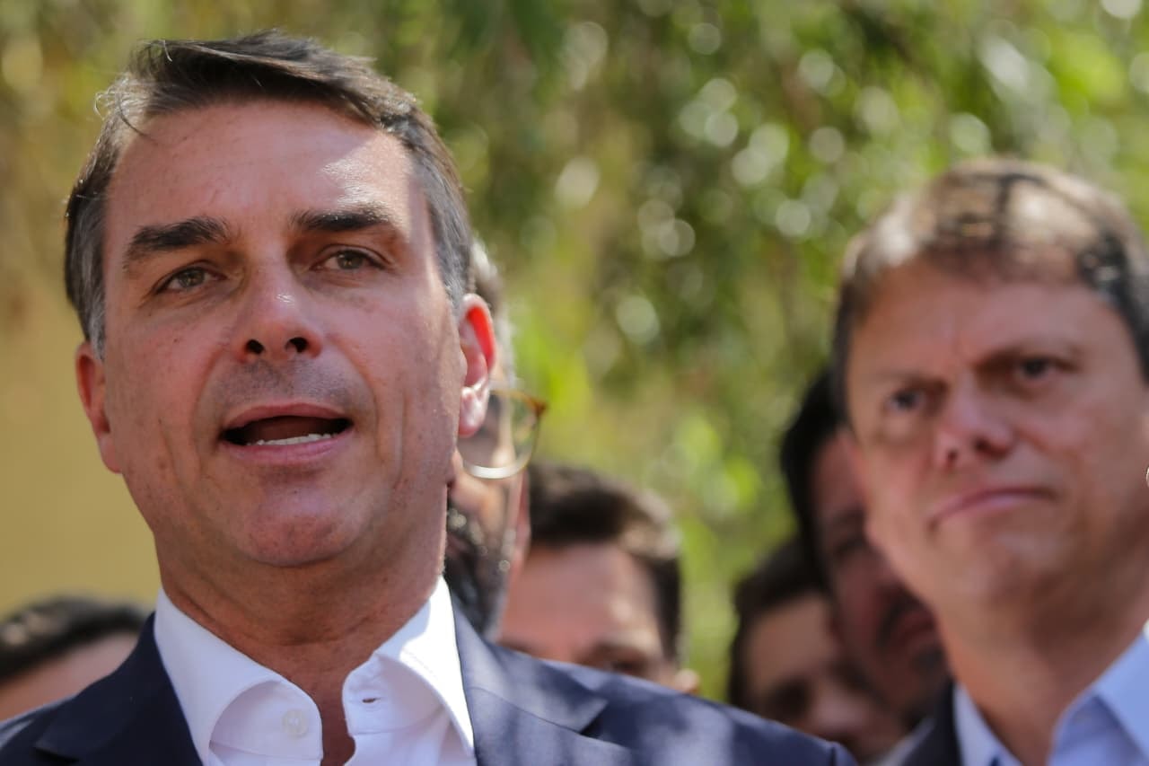 Em ato com governadores eleitos, Flávio diz que vai governar para todos