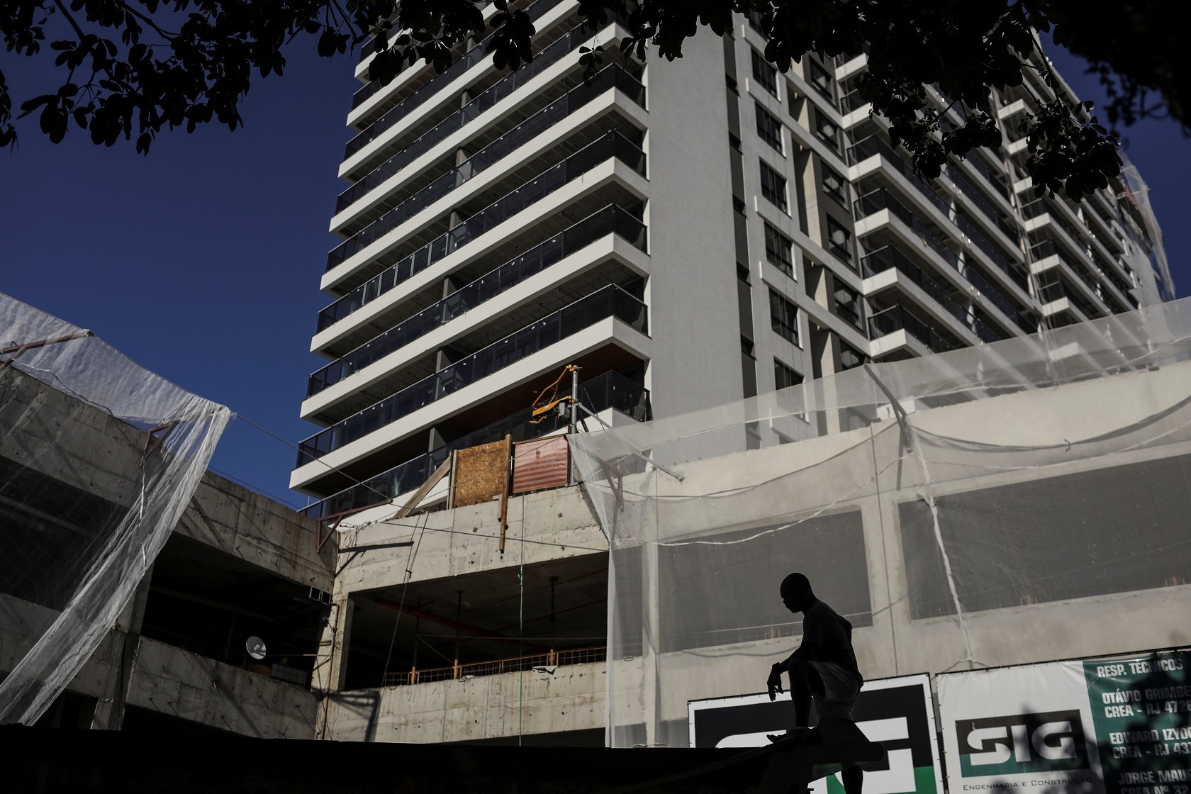 Infraestrutura sustenta empregos na construção civil no 1º semestre, diz CBIC