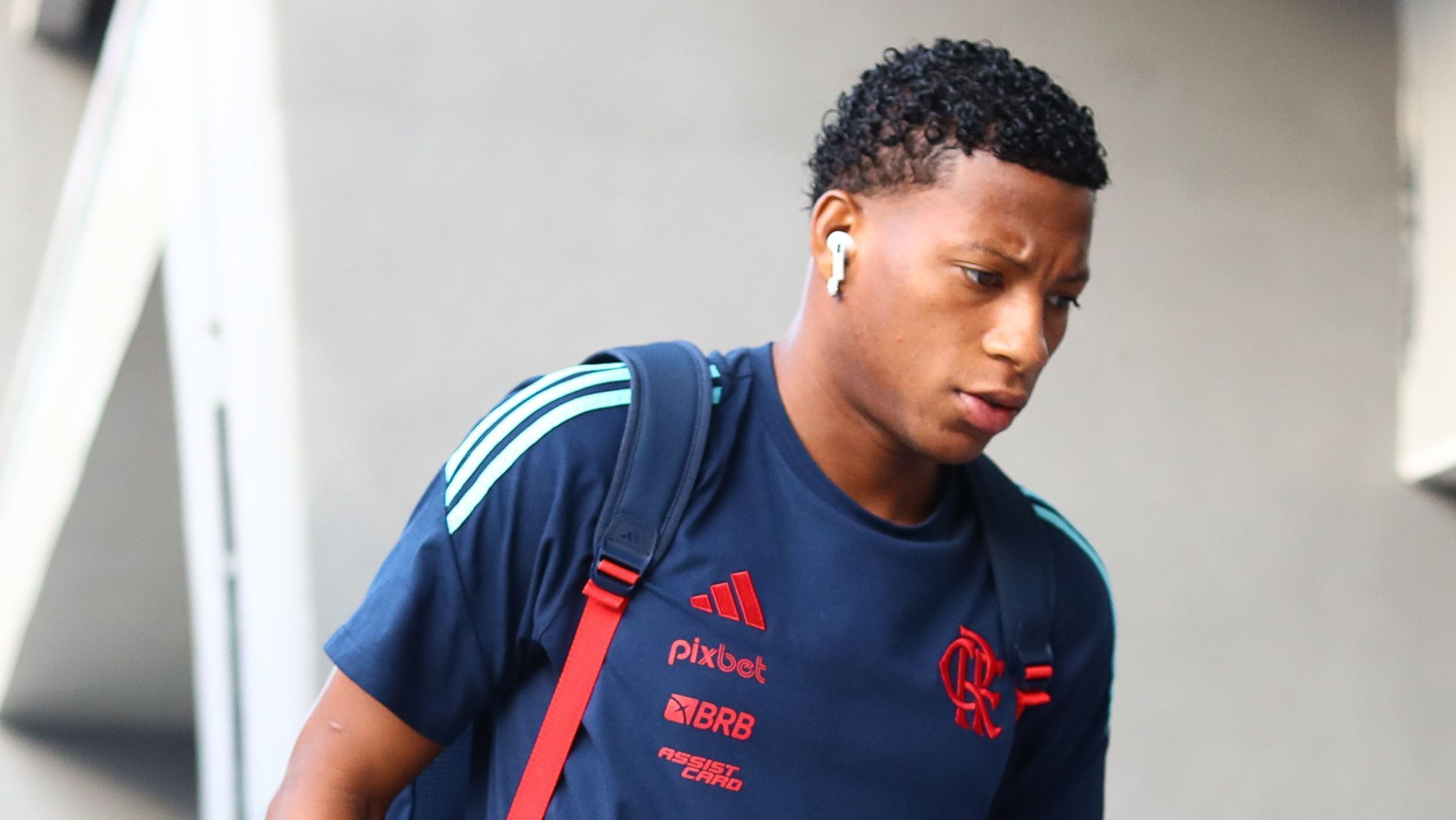 Ausente da seleção chilena, volante do Flamengo diz: “Não seria honesto ir”