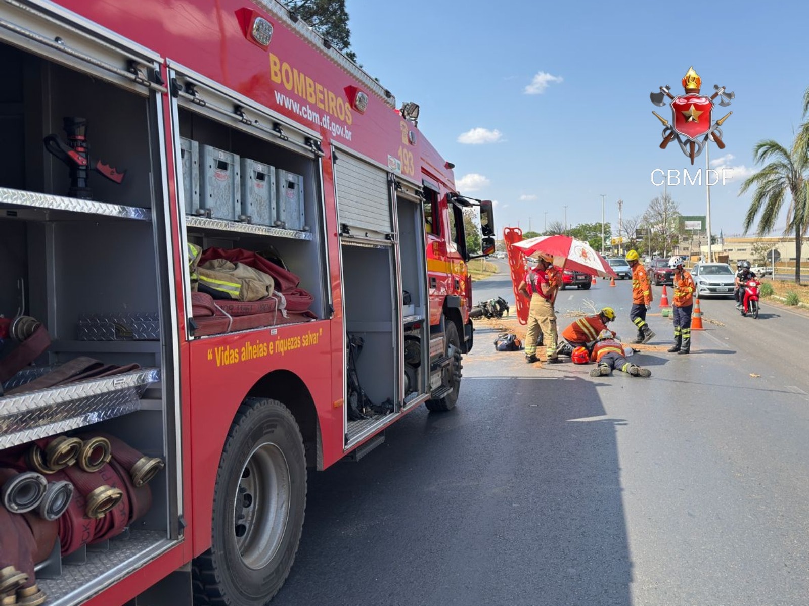 Acidente entre carro e moto em Sobradinho deixa homem em estado grave