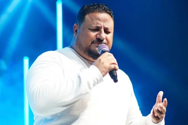 Pastor vira réu ao pedir oração para cidade por Câmara ter diretor gay