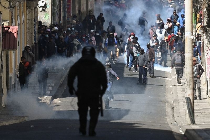 Protestos na Bolívia são marcados pelo caos e confrontos com a polícia