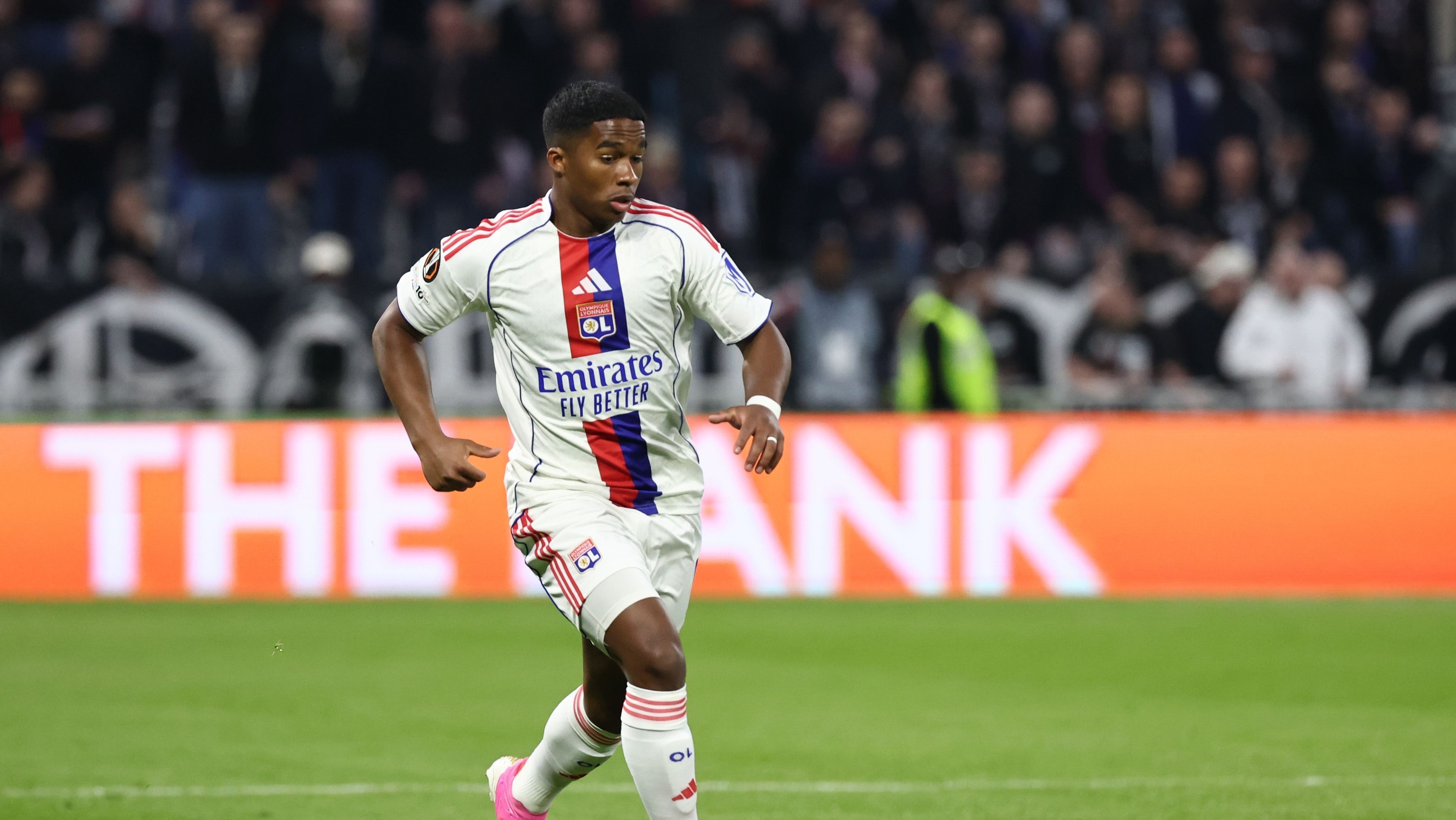 Yamal tem noite brilhante, mas Barcelona dá adeus à Champions League